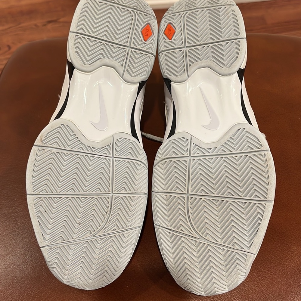 White with black trim Nike Air Zoom Breathe 2K11 Tennis shoes  - Size 6 - Picture 8 of 11